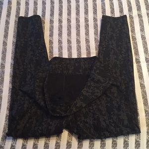 Fabletics high waisted 7/8 workout leggings